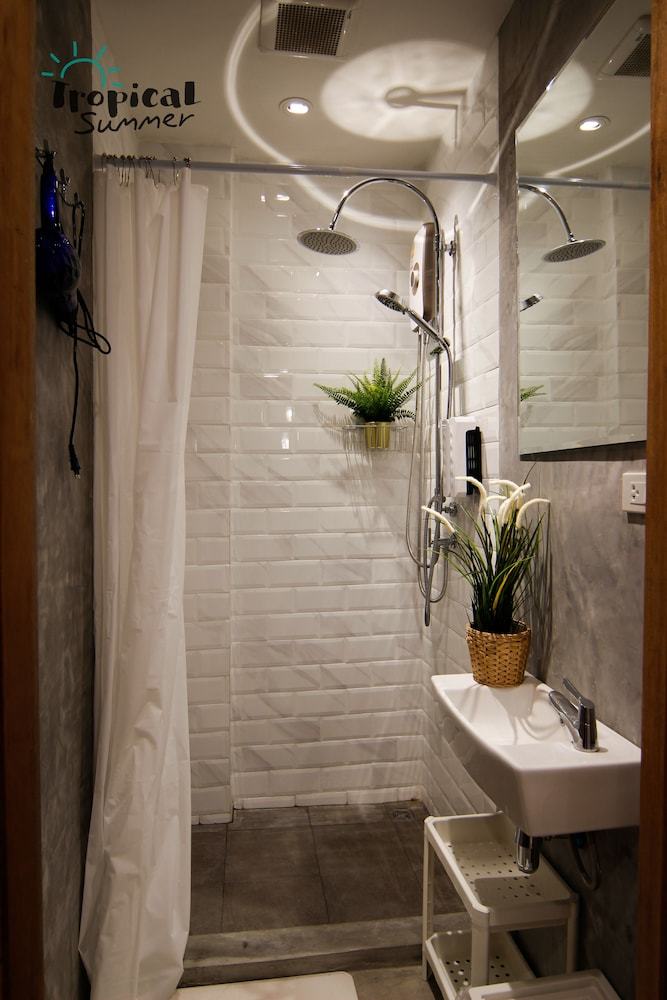 Hostal Tropical Summer Hostel