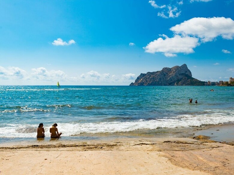 Apartamentos Acaribeq-1�l�nea Playa-wifi Y Garaje Gratis