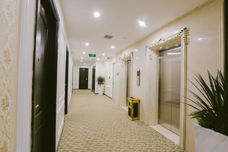 Vincent Halong Hotel