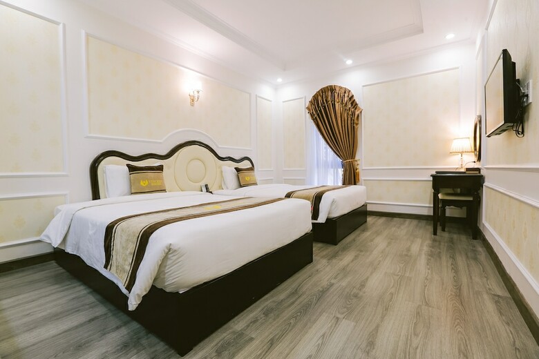Vincent Halong Hotel