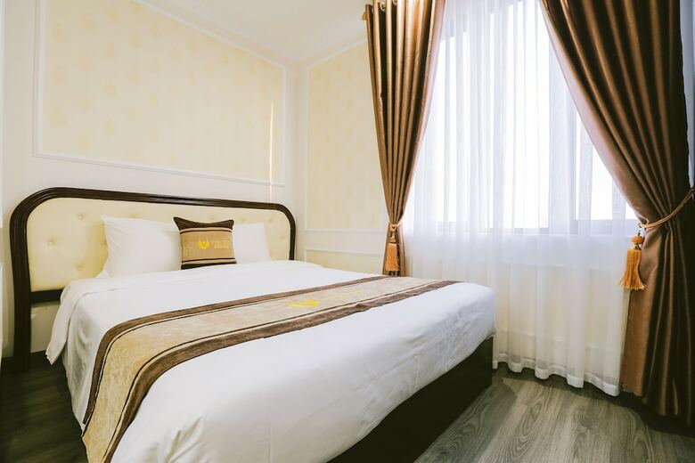 Vincent Halong Hotel