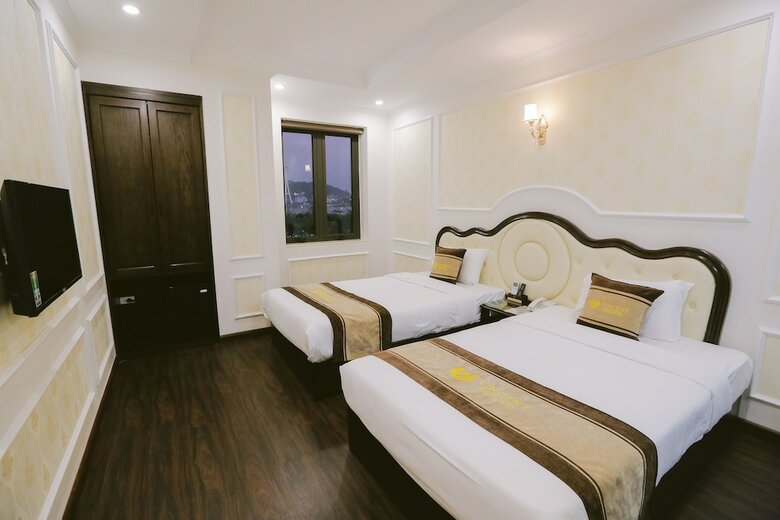 Vincent Halong Hotel