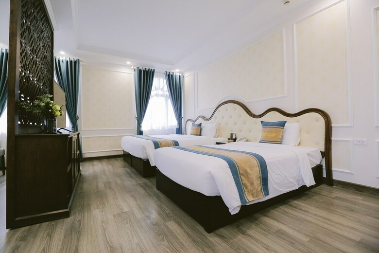 Vincent Halong Hotel