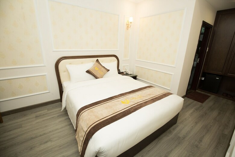 Vincent Halong Hotel