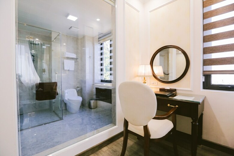 Vincent Halong Hotel