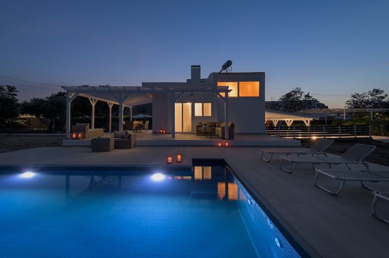 Casa Bianca Villa With Private Pool