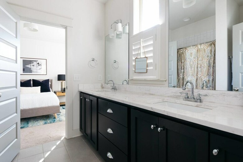 Refreshing 3br/3ba Townhouse Mins To Dt By Domio