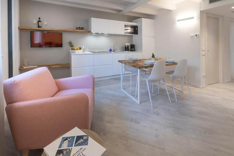 Picalof Apartments