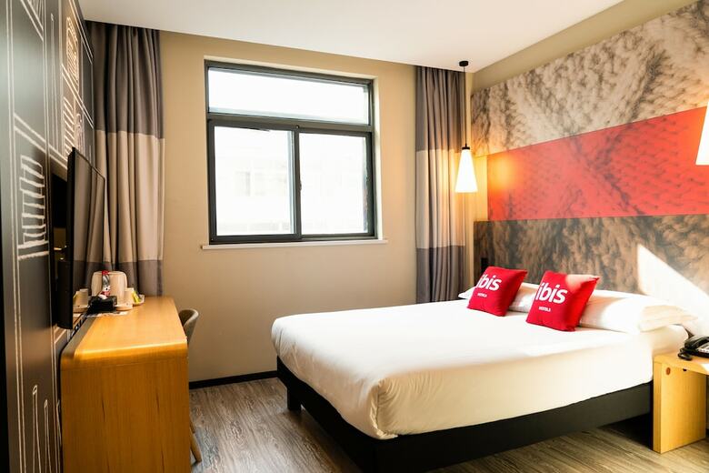 Ibis Hefei Pedestrian Street Hotel