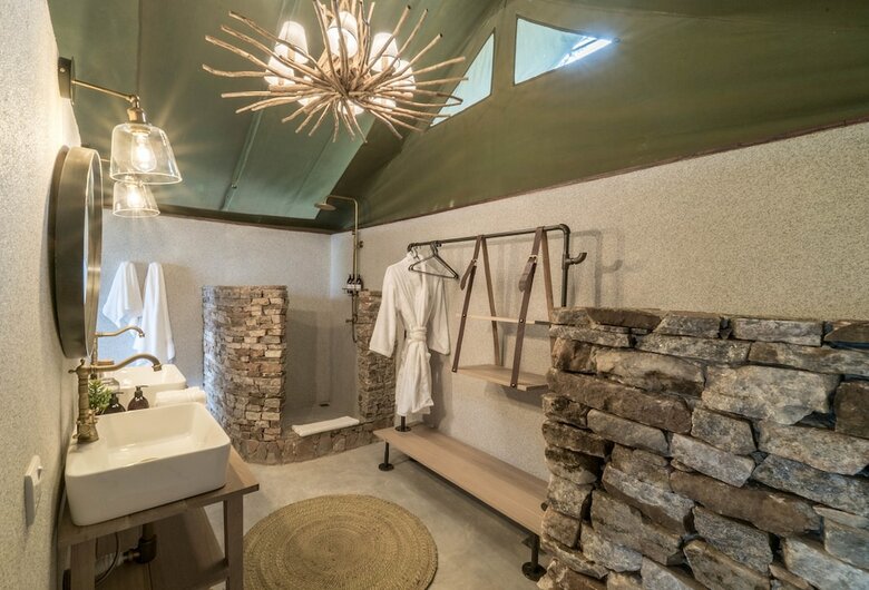 Taasa Lodge