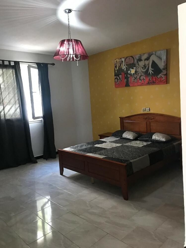 Apartamentos Too Many Suites