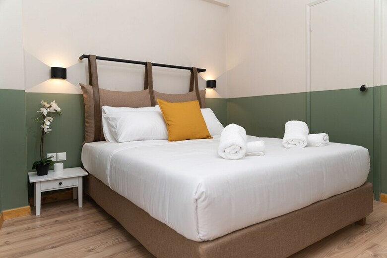 Hotel Tier Collection