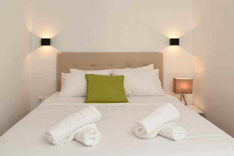 Hotel Tier Collection