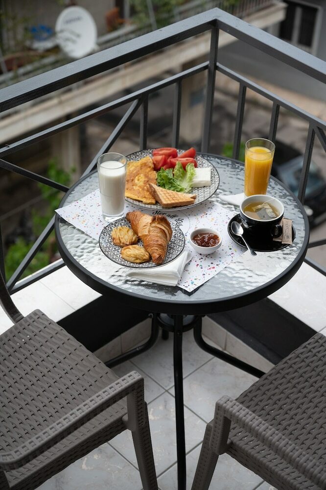 Hotel Tier Collection