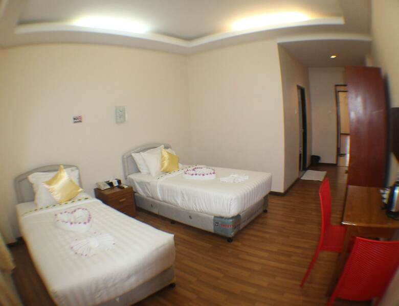 Hostal Law Ka Thit Sar Hotel - Hostel