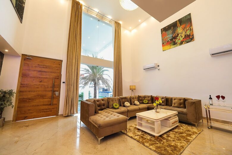 Villa Den's Beach House