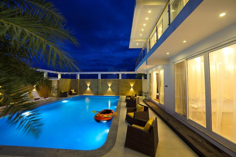 Villa Den's Beach House