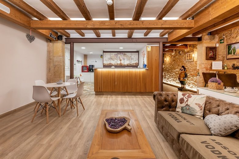 Hostal 977
