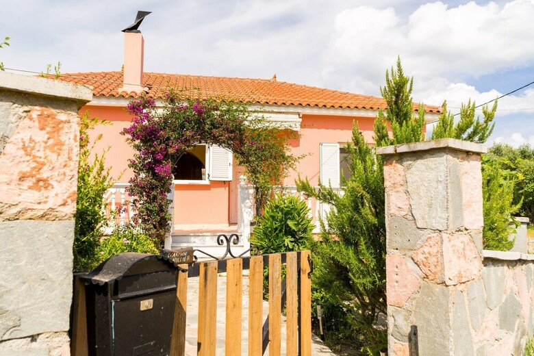 2 Bed House With Mountain View