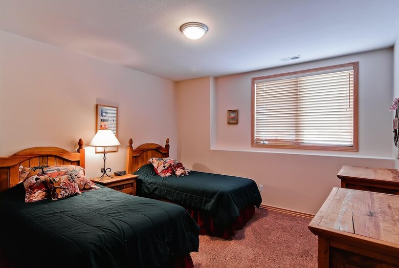 Cascades Townhomes Hood 1