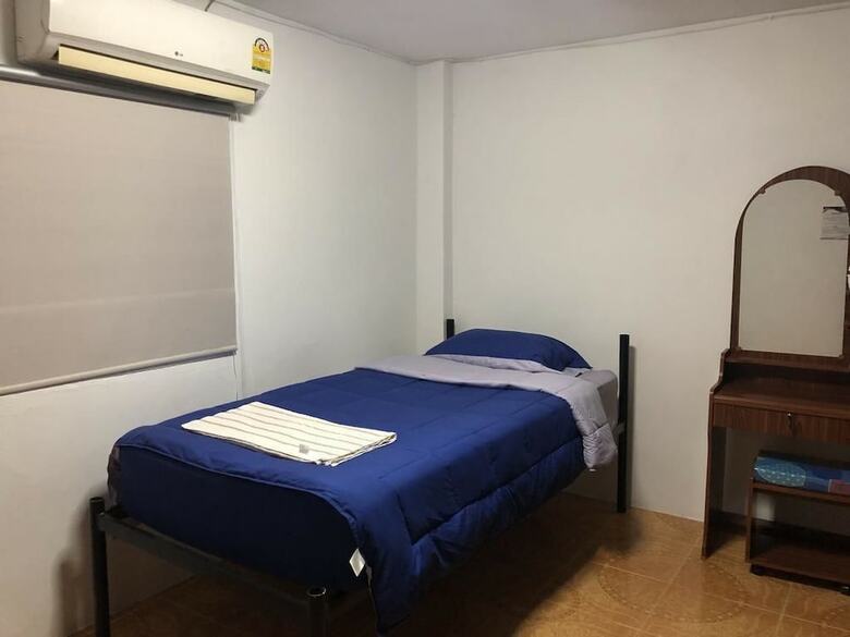 Hostal The Cubic Hotel - Hostel