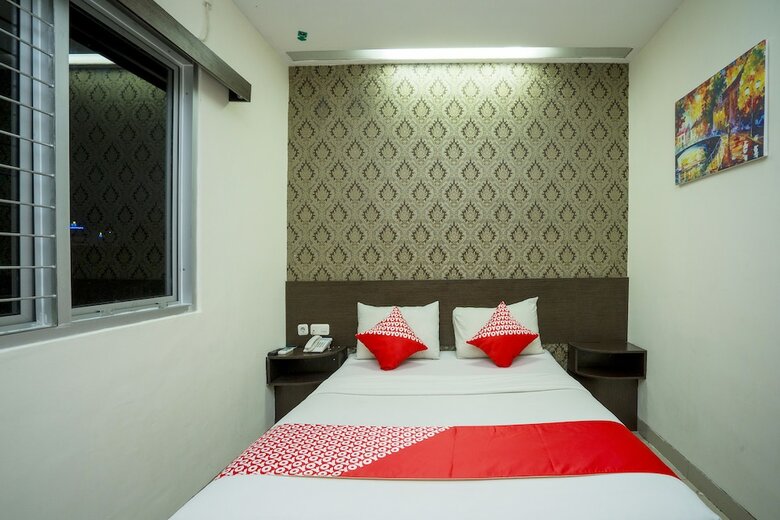 Capital O 1083 Hotel Grand Kartika