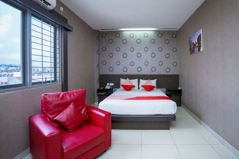 Capital O 1083 Hotel Grand Kartika