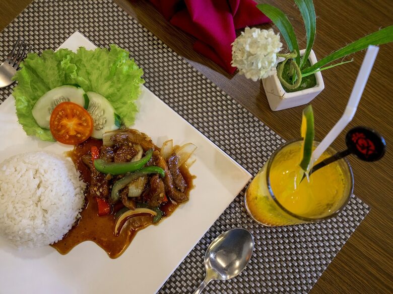 Capital O 1083 Hotel Grand Kartika