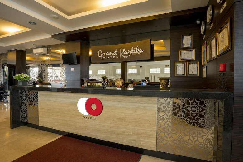 Capital O 1083 Hotel Grand Kartika