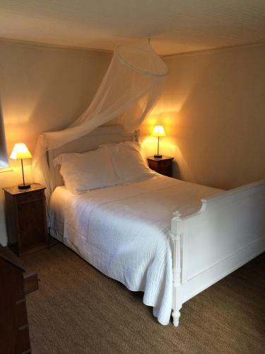 Bed & Breakfast Chateau De Vesset