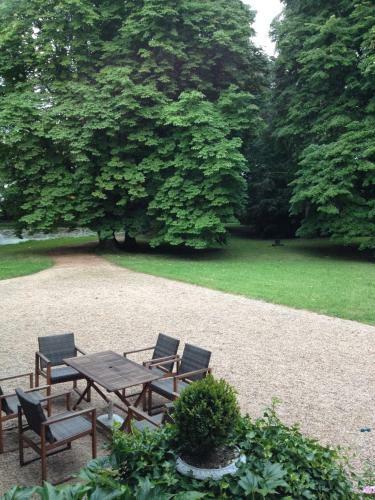 Bed & Breakfast Chateau De Vesset