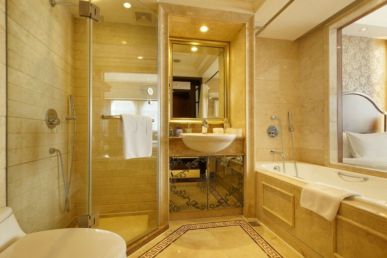Grand Palace Hotel