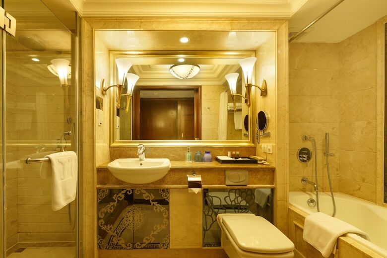 Grand Palace Hotel