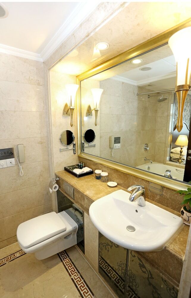 Grand Palace Hotel