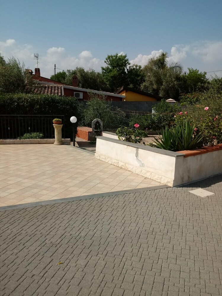 Apartment With One Bedroom In Mascalucia - 20 Km From The Beach