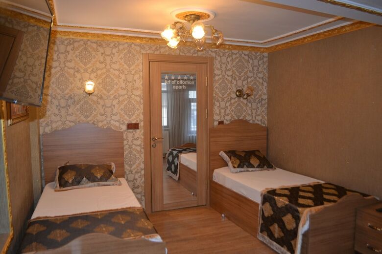 La Casa Suites