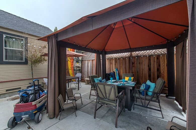 3729 Ocean Park Sanctuary