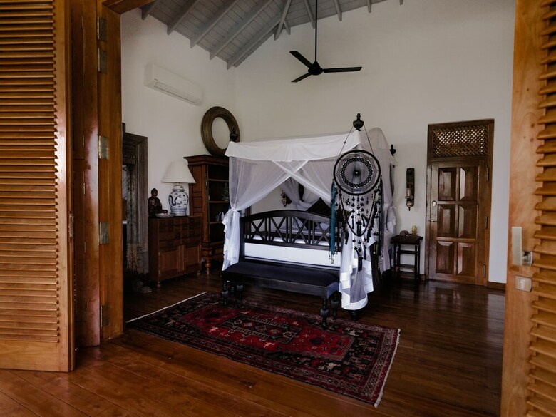 Villa Space