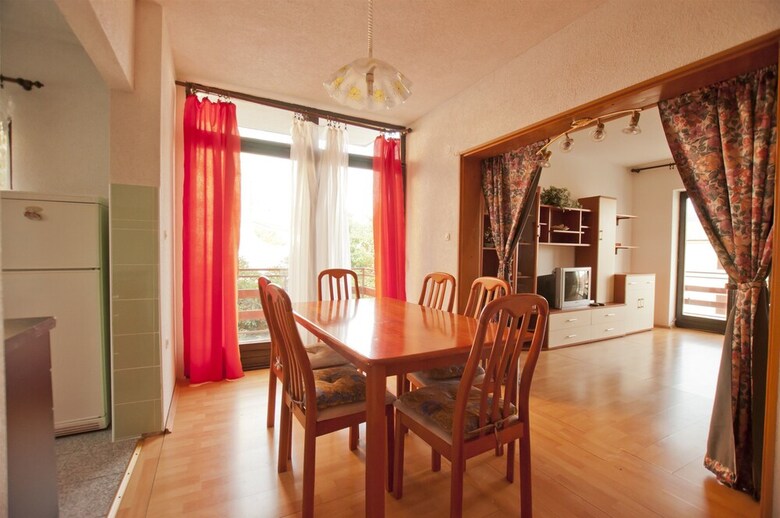 Apartments Gorast
