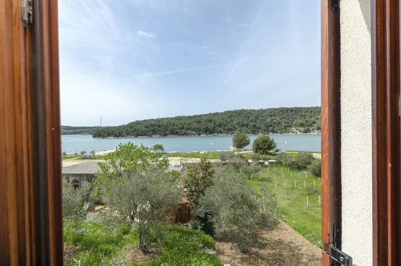 Apartments Davor