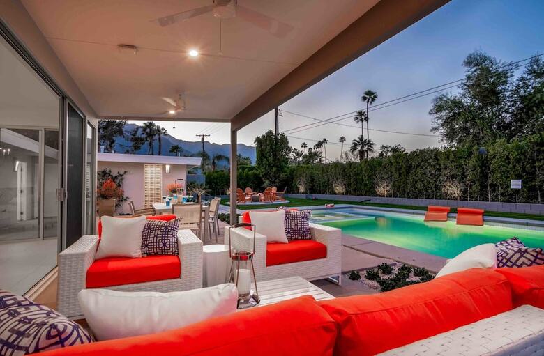 Ps Desert Indulgence Three-bedroom House