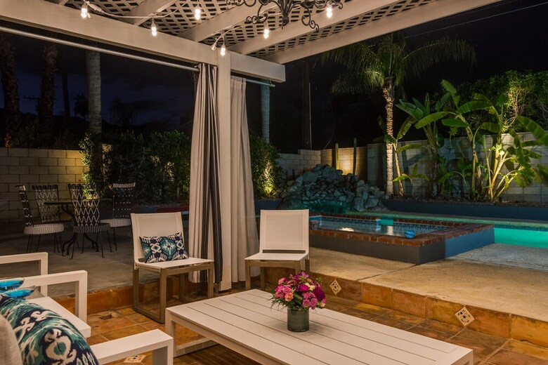 Palm Springs Glamour Three Bedroom House