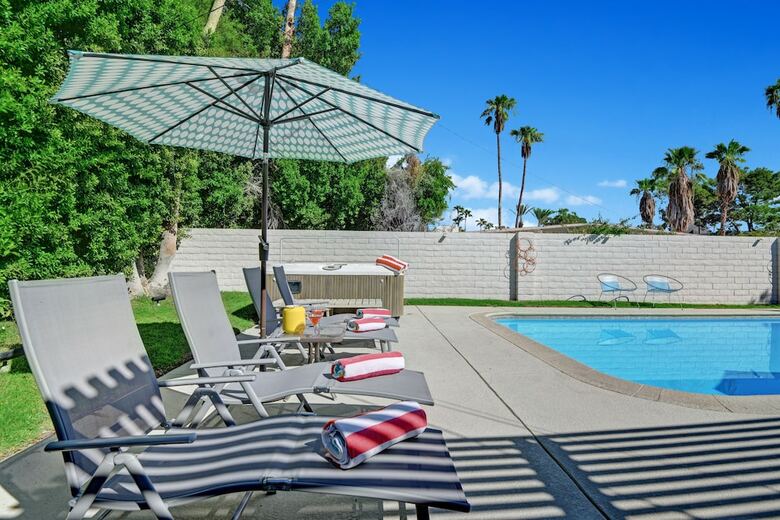 Banana Cabana Palm Springs Three Bedroom House