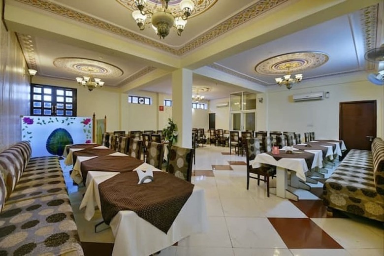 Hotel The Queens