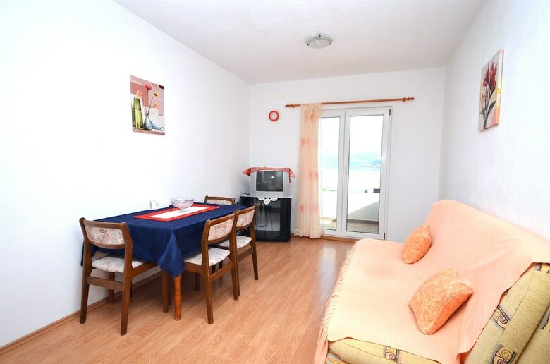 Apartments Mirta