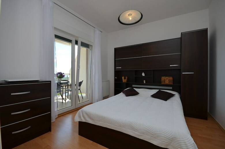 Apartments Divna