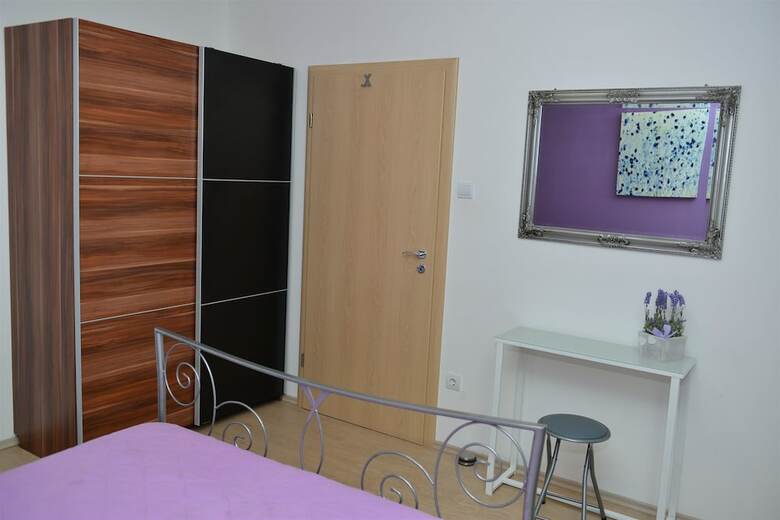 Apartment Leonora