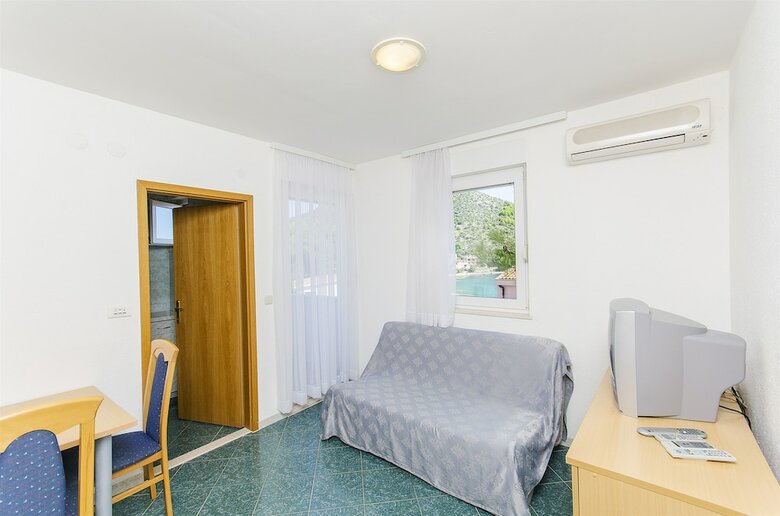Apartments Jakov