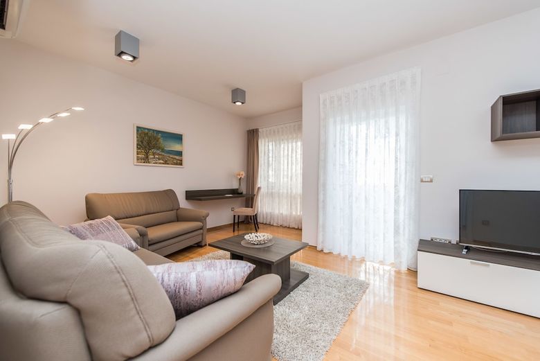 Apartments Dyana