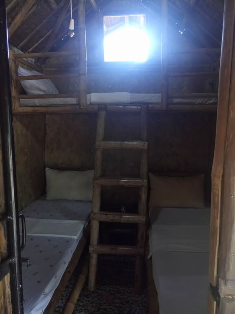 Hostal Bahay Kawayan Backpackers Inn